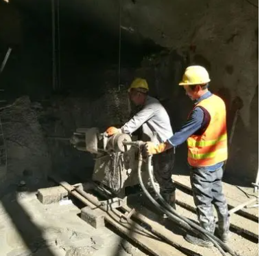 西峰水下抗分散灌浆料特点 水下不分散注浆料介绍